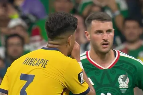 مدافع الإكوادور ثاني ضحايا "قانون فينيسيوس" في كأس العالم